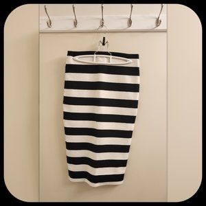BEBE || Striped Bodycon Skirt (SIZE M)